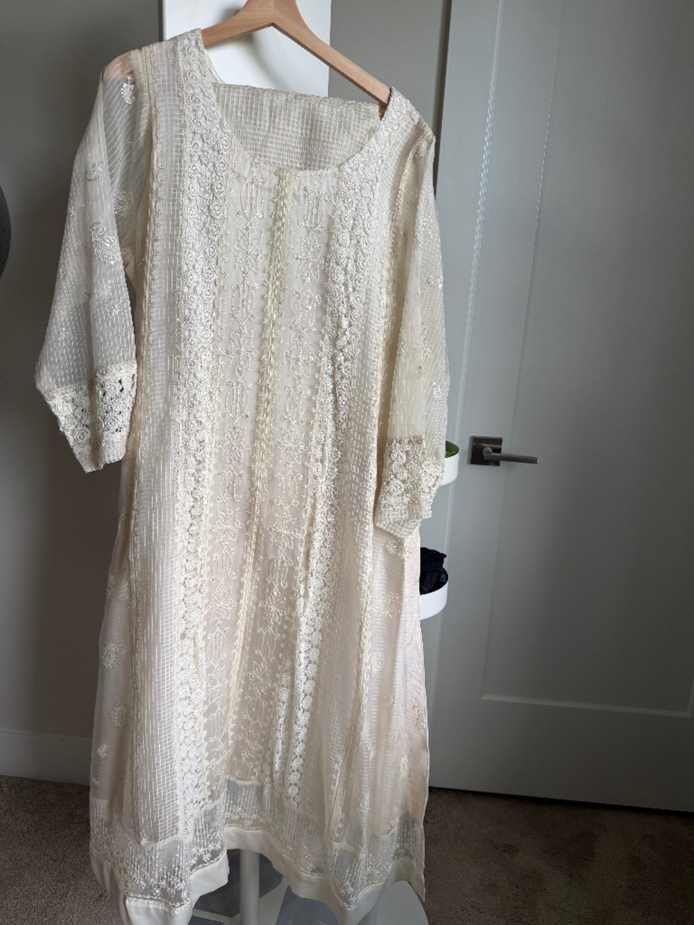 Off-White / Ivory Embroidered Chikankari Shirt with Organza Dupatta